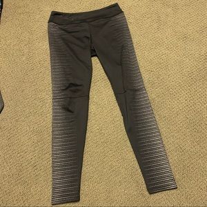 Black and gray workout leggings